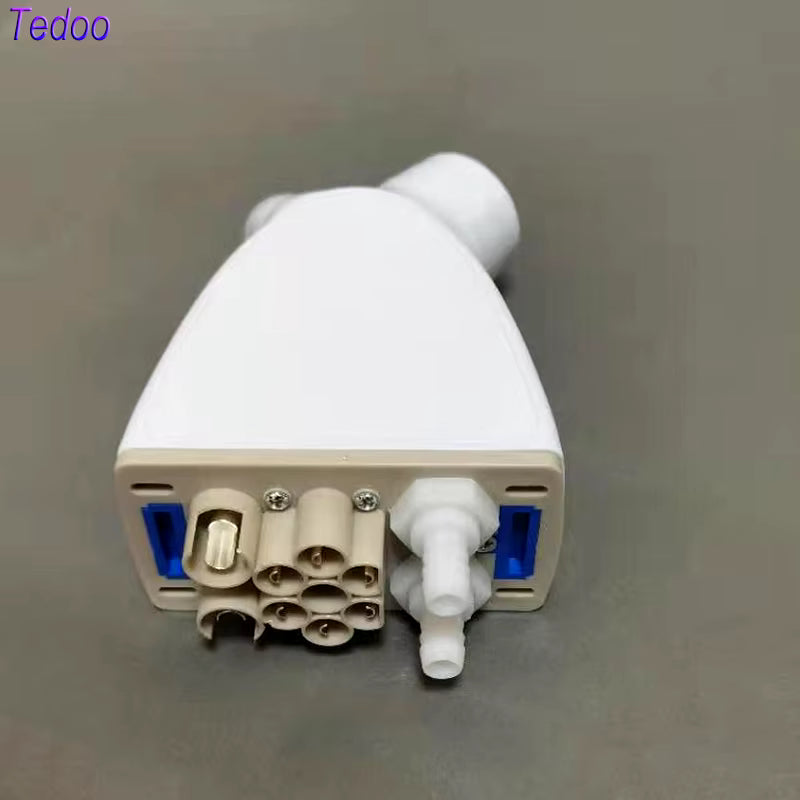 Conector macho y hembra para manípulos de aparatos estéticos: detalle del equipo (detalle 7)